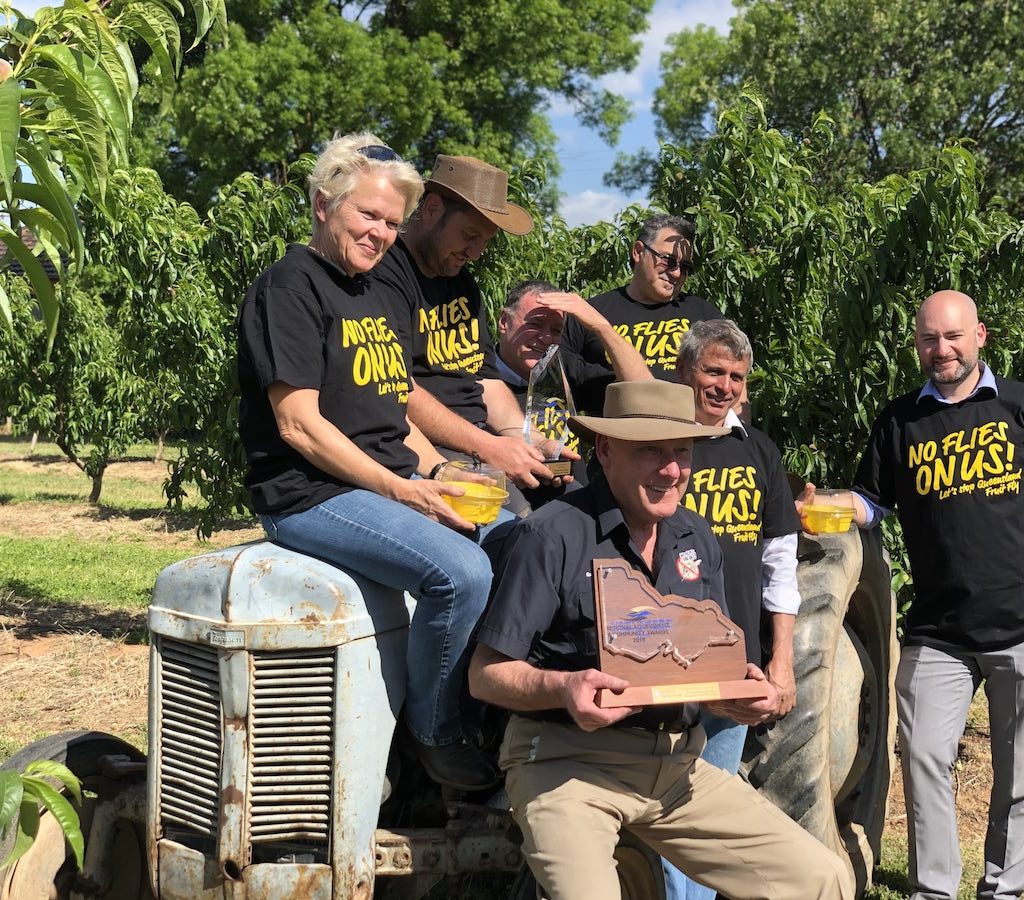 Project Representatives with Goulburn Murray Valley Regional Fruit Fly Coordinator Ross Abberfield with the 2019 Victoria Regional Achiever of the Year Award