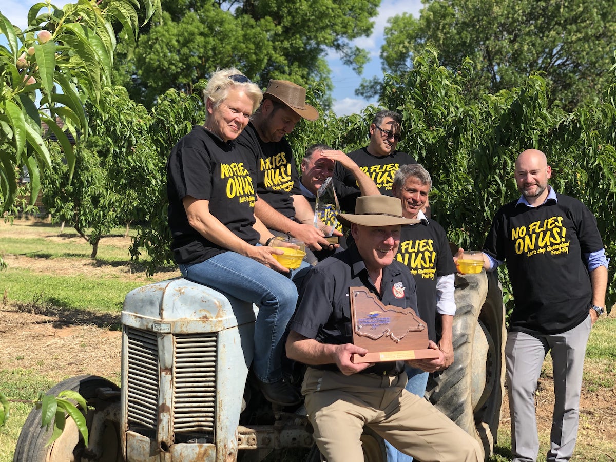 Project Representatives with Goulburn Murray Valley Regional Fruit Fly Coordinator Ross Abberfield with the 2019 Victoria Regional Achiever of the Year Award